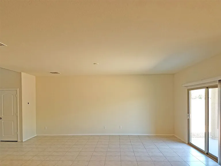 11700 E Cliffrose Ln — Photo 8