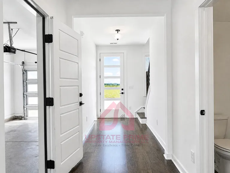 1455 Darrowby Way — Photo 3