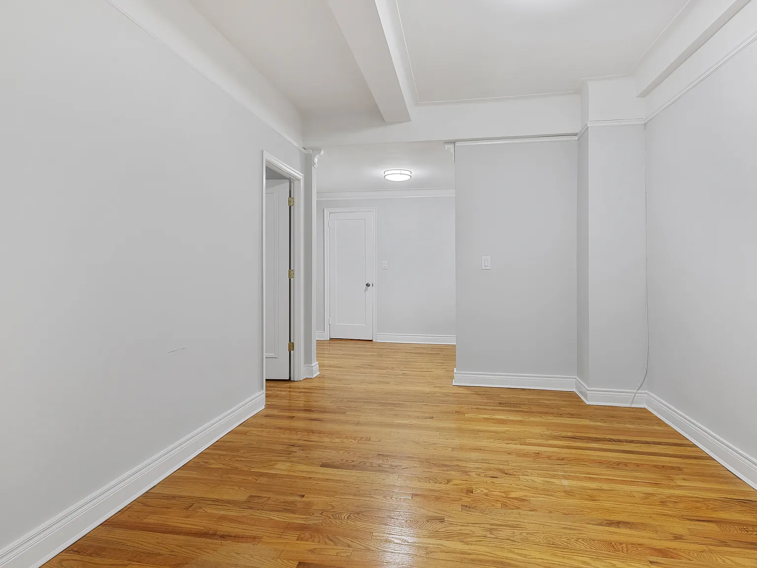 1 University Place — Photo 2