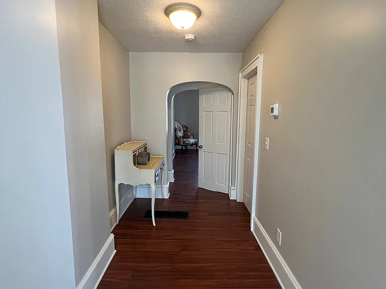 689 E Whittier St — Photo 5