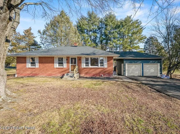 7136 Howell Ter, Stroudsburg, PA 18360