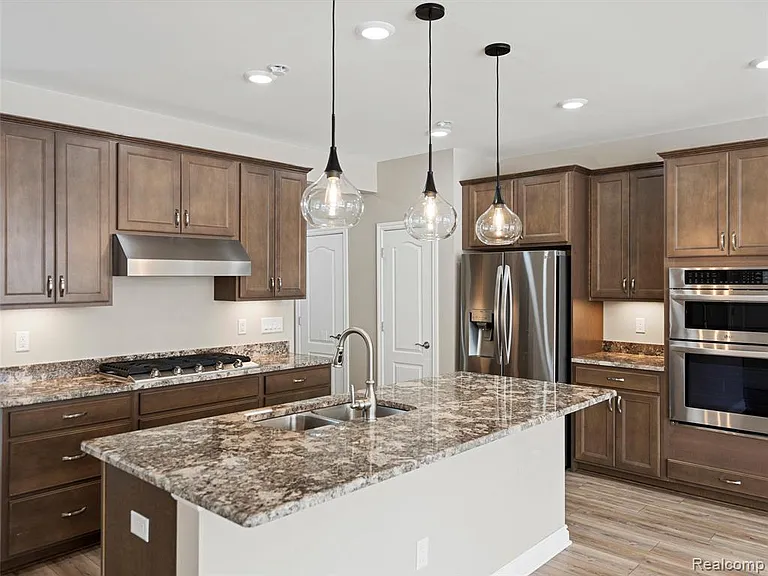 4021 Nottingham Cir — Photo 11