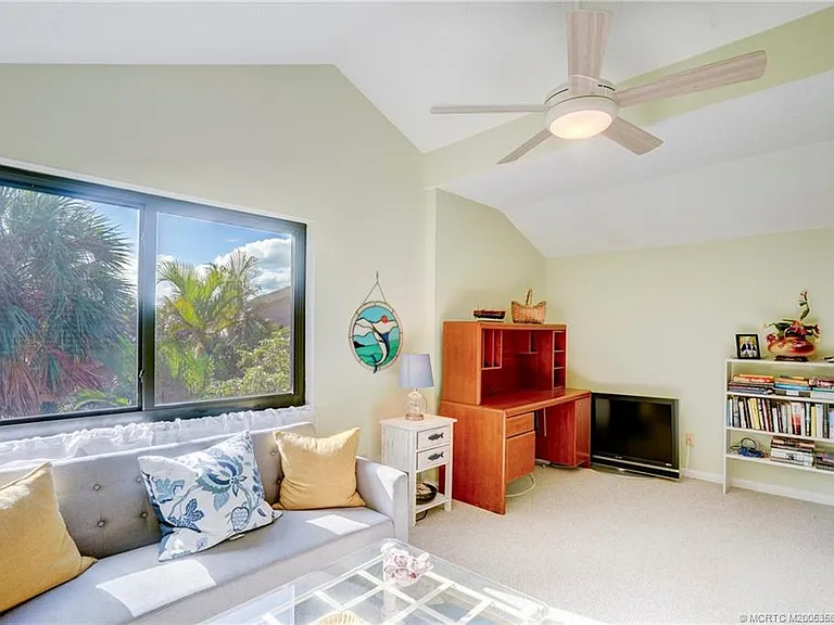 233 NE Edgewater Dr #204 — Photo 46