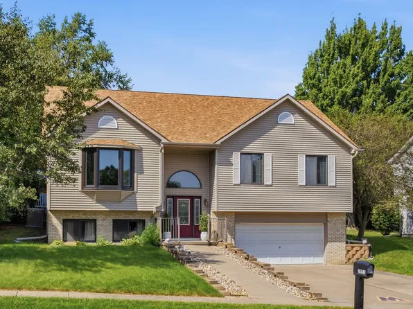 2923 Provence Ln, Muscatine, IA 52761