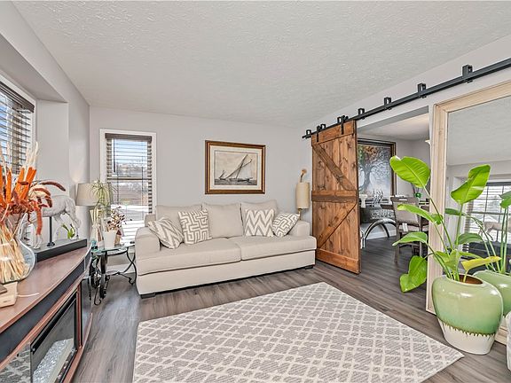 4th image of 25 Sedgefield Ct