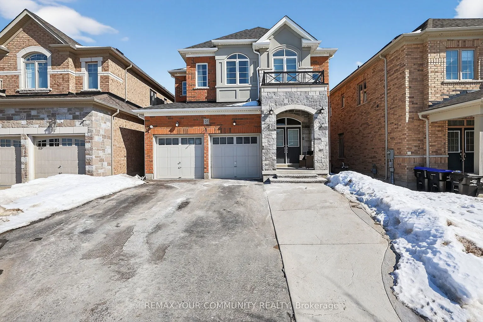 31 Tay Blvd photo 1