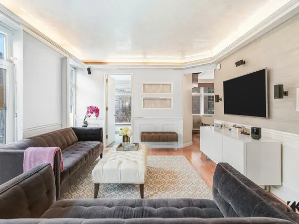 400 East 67th Street image 3 of 25