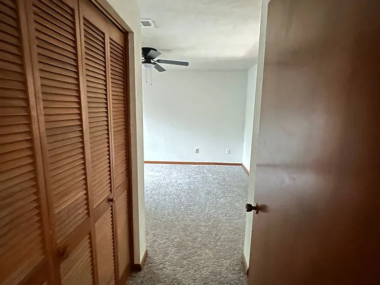 7005 SW 46th Ave — Photo 16