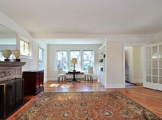 103 Tottenham Rd, Lynbrook, NY 11563