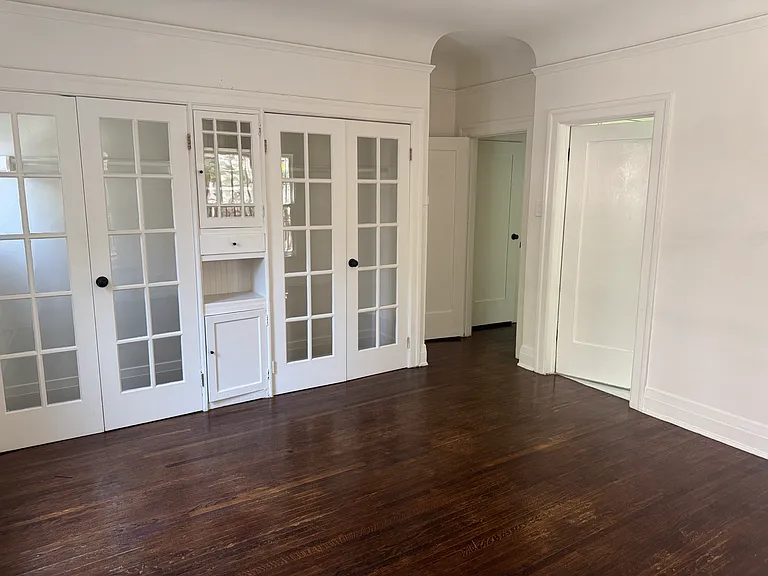 245 S Berendo St #103 — Photo 8