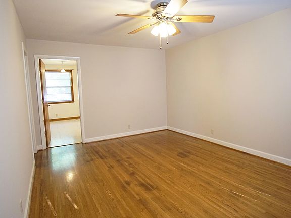 3rd image of 3700 Lealand Ln