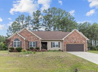 618 Stone Cross Dr, Spring Lake, NC 28390
