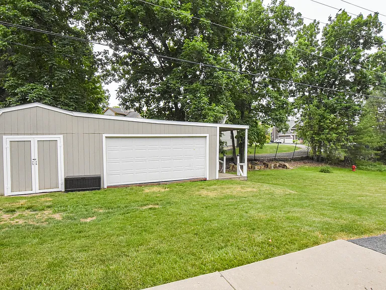 2378 Melton Dr — Photo 2