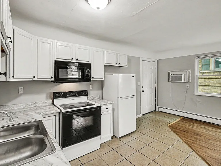 1932 Truitt Ave — Photo 11