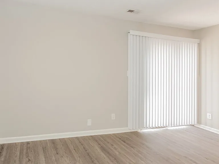 5128 Glenview Ct — Photo 10