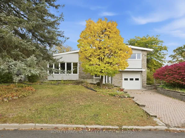 1861 Appleford St, Ottawa, ON K1J 6T5