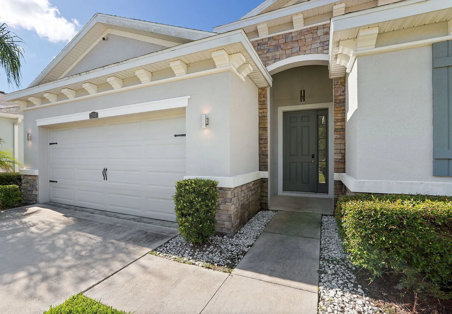 4 bed, 2.5 bath, 2045 sqft, $2,950 — Photo 4