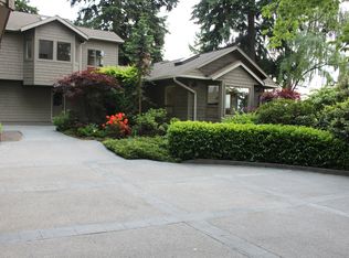 6805 SE 32nd St, Mercer Island, WA 98040