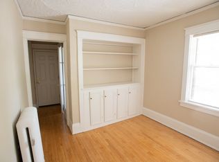 9/1- $1025- 1 BR Close to UWM - Includes Heat & Electricity - 3000 N Oakland, Milwaukee, WI 53211