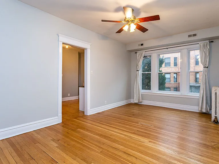 923 W Sheridan Rd #1 — Photo 10