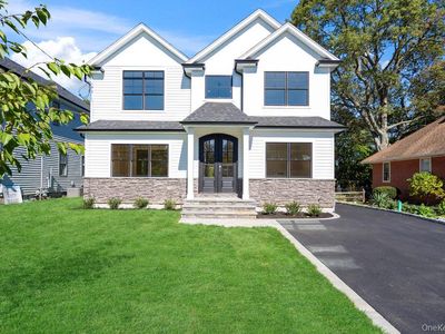 51 Netz Place, Albertson, NY, 11507