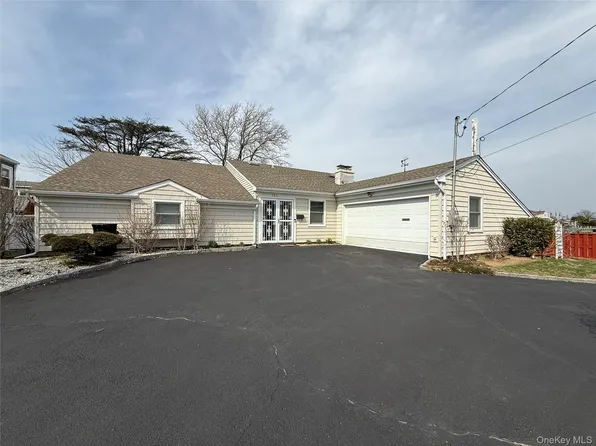163 Mott Street, Oceanside, NY 11572