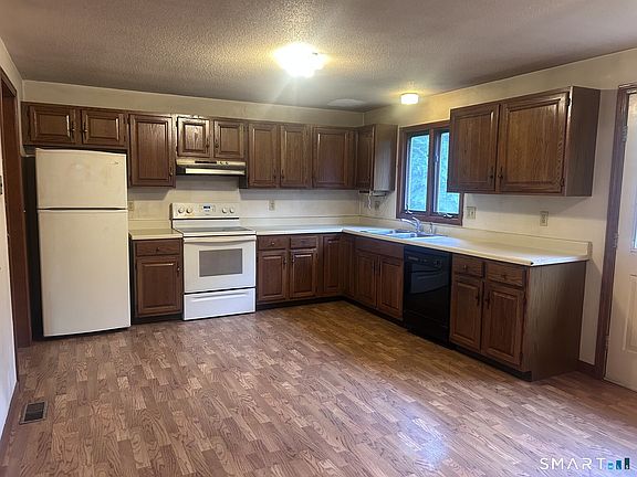 3rd image of 144 Rye Street
