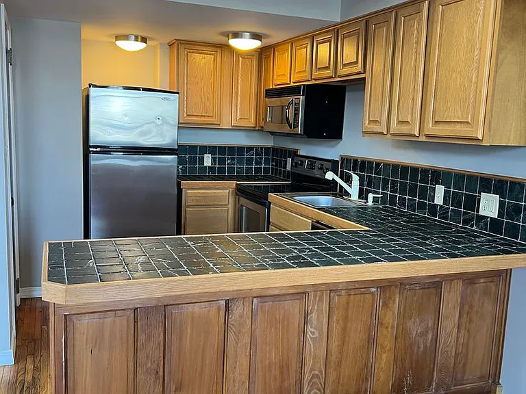 313 Park Central E #303 — Photo 11