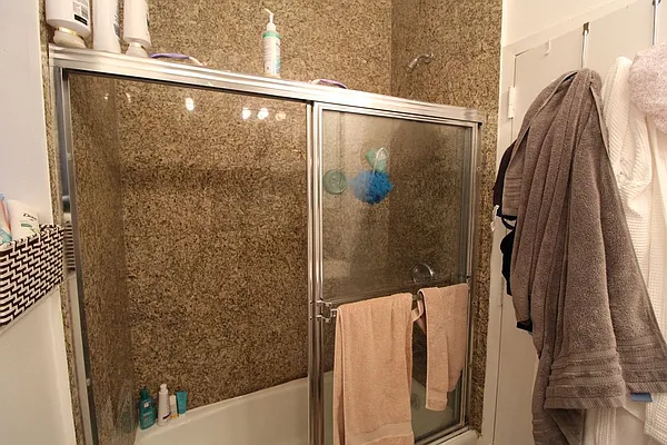 Rented by Mossanen Group | media 28