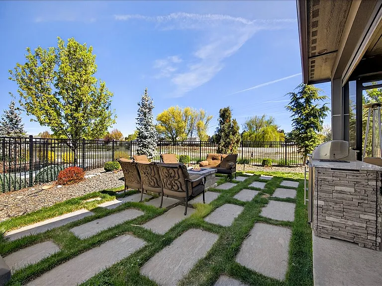 4718 E Goldstone Dr — Photo 37