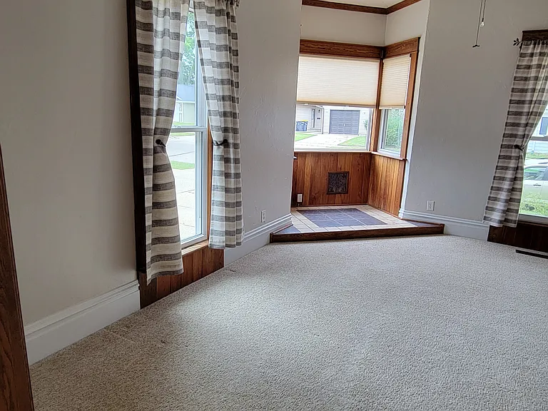 610 16th Ave — Photo 7