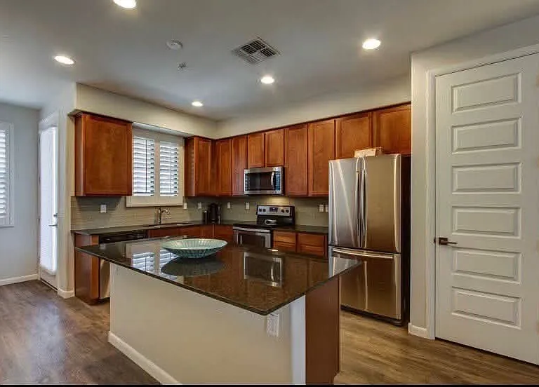 2090 S Dorsey Ln #1011 — Photo 1