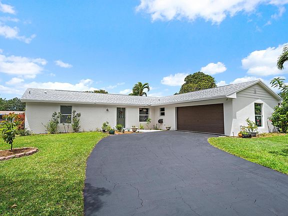 2nd image of 9831 Hyacinth Circle S