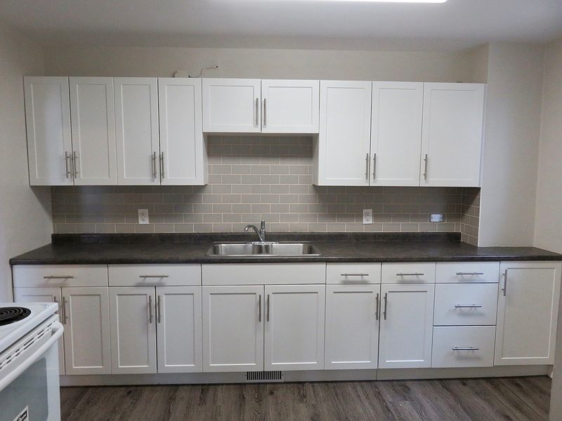 1st image of 325 Provencher Blvd #B