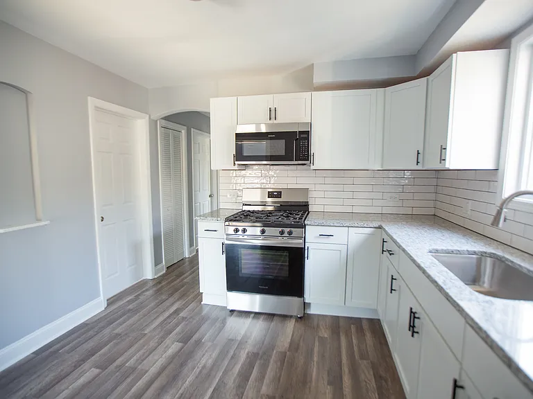 2533 Ridgeland Ave #2 — Photo 3