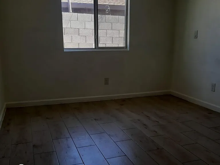 1806 Fairfield Ave — Photo 3