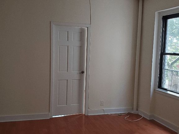 5th image of 21-05 33rd St #2158-3C