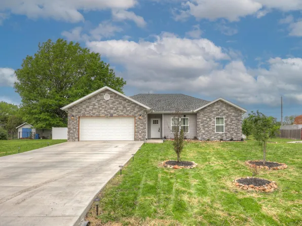 1925 Wynwood Drive, Carthage, MO 64836