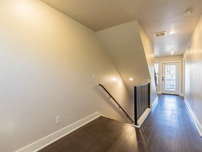 130 Rose Ln #202 — Photo 16