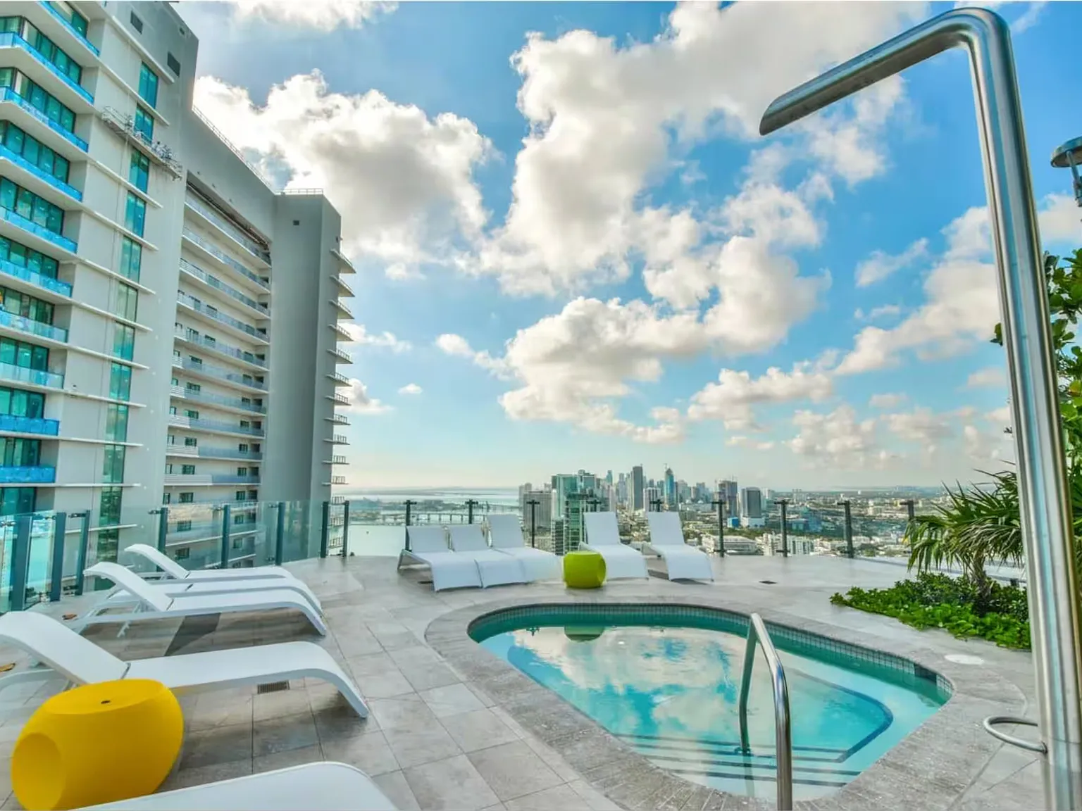 1 bed, 1.5 bath, 610 sqft, $3,250 — Photo 1