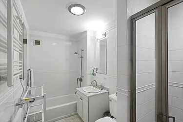 Rented by R New York