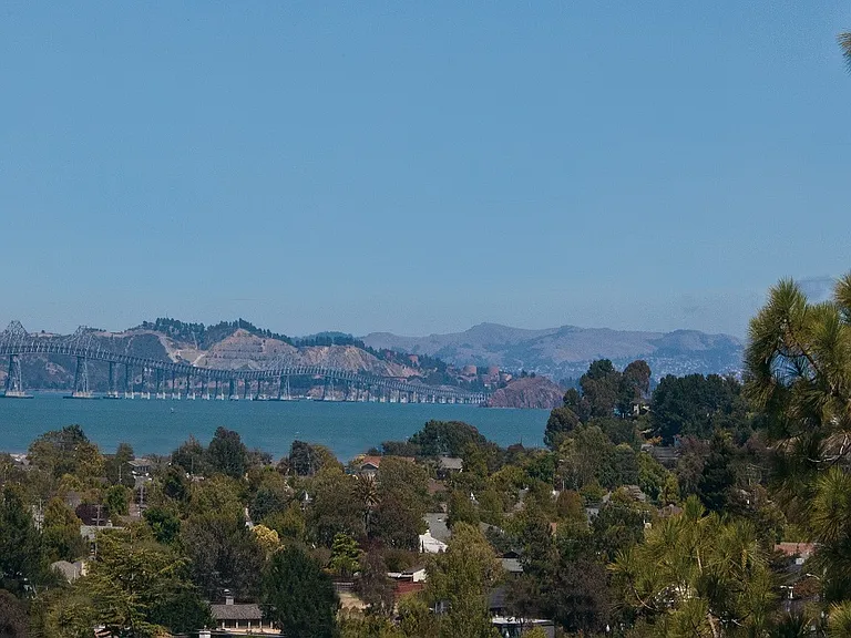 Madera Valley Apartments — Photo 7