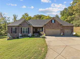 409 Griffith Ln, Chesterfield, MO 63005