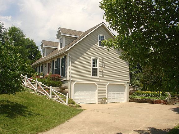 Railings/posts replaced 2007, huge double car garage