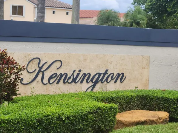 1055 NW 187th Ave, Pembroke Pines, FL 33029
