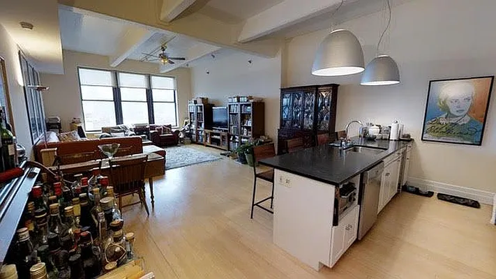 Sold by Luxe Group | media 18