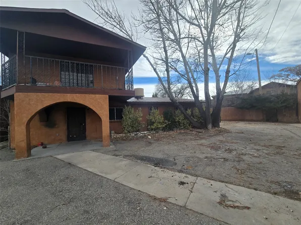 306 El Llano Rd, Espanola, NM 87532