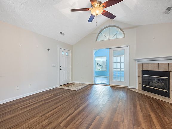 2nd image of 184 Villa Pointe Dr