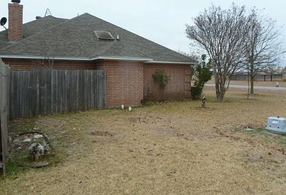 VIEW TO STREET