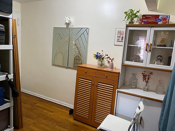 5th image of 143-55 41st Ave APT 6F